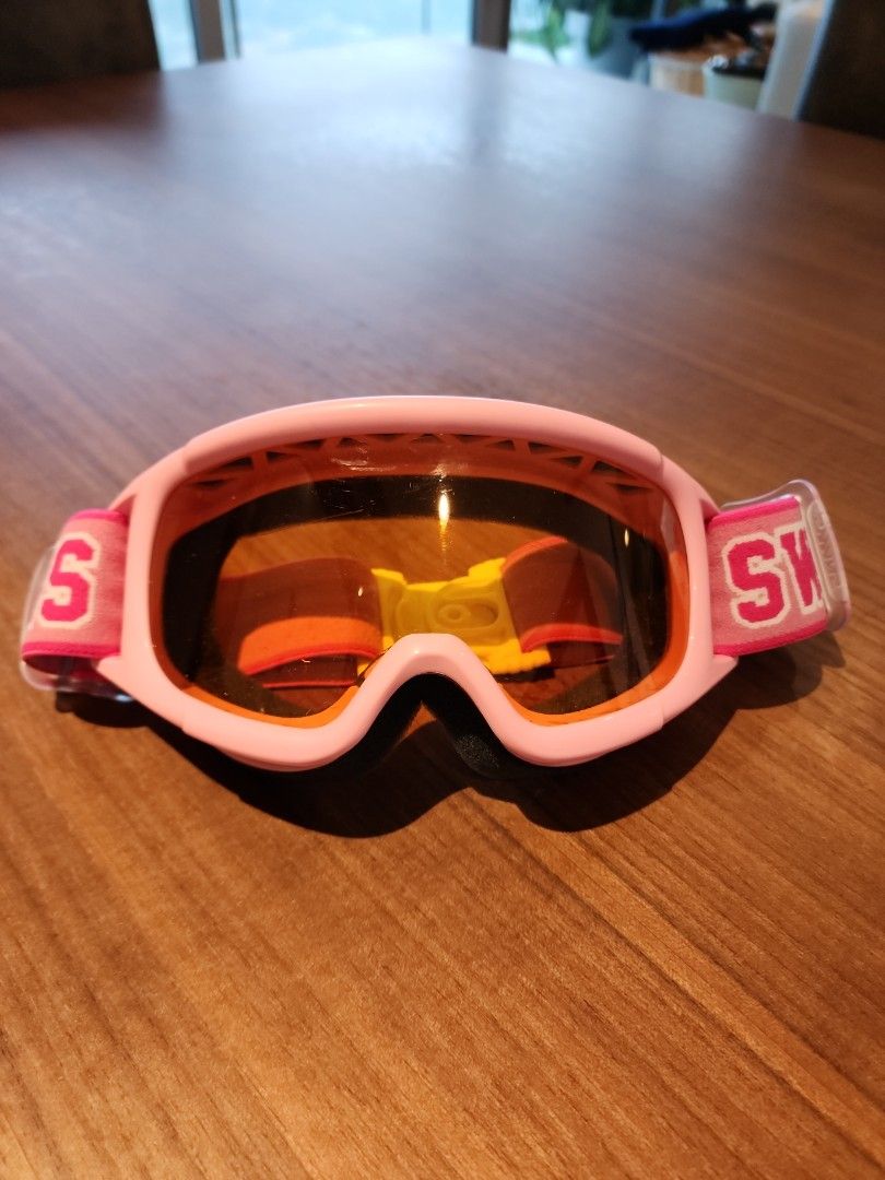 Swans snow new arrivals goggles