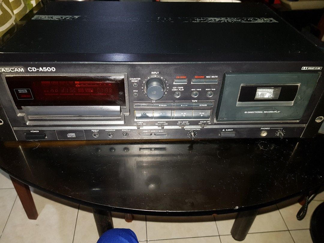 Tascam CD A500 cd player and tape deck player, Audio, Portable Music
