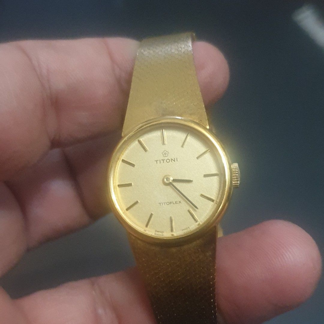 Women's manual best sale wind watches