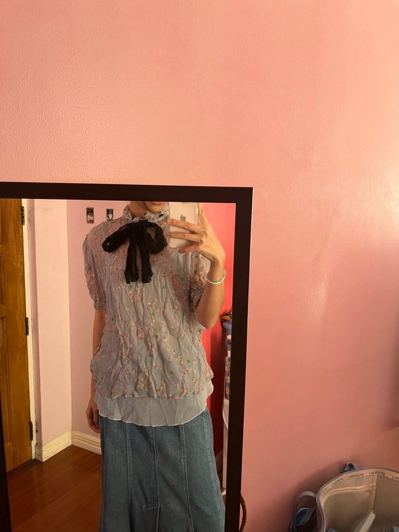 two piece flowy blouse (Category: Blouses) located in Manila. Submitted by ffaayee (Listing ID 1277427886, Image 3). Description: Brand: n/a Size: best fits s with minor frays (see photo) Model size Bust: 31 Waist: 23 Height: 5’5 ✨shipping fee should be shouldered by the buyer ✨loc: mnl/tarlac city ✨mnl meetup: around ust/ espana ✨mop: gcash ✨mod: lalamove (mnl) , ggx.