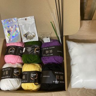 2-in-1 Crochet Starter Kit (bees and flowers)
