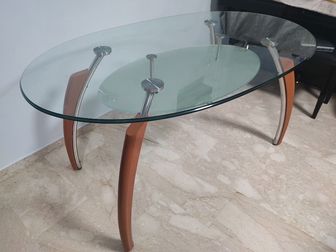 Used oval outlet dining table