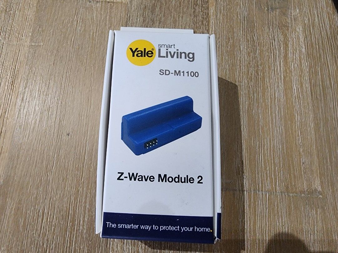 Vida Smart Home Gateway + Yale Zwave Module 2, Furniture & Home Living