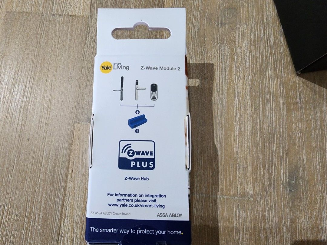 Vida Smart Home Gateway + Yale Zwave Module 2, Furniture & Home Living