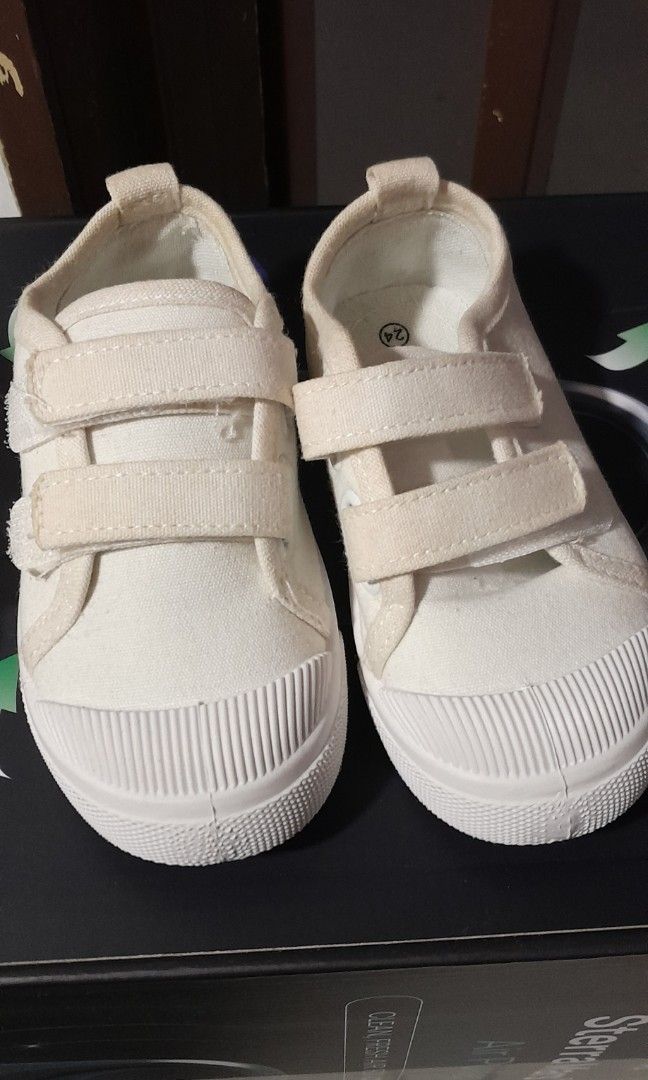 How to clean white school shoes on sale
