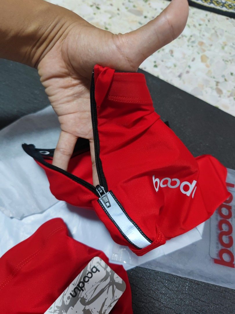 Red shoe shop covers