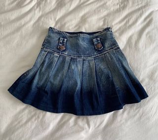 (Category: ) located in . Submitted by weemmymeow (Listing ID 1277517953, Image 1). Description: .