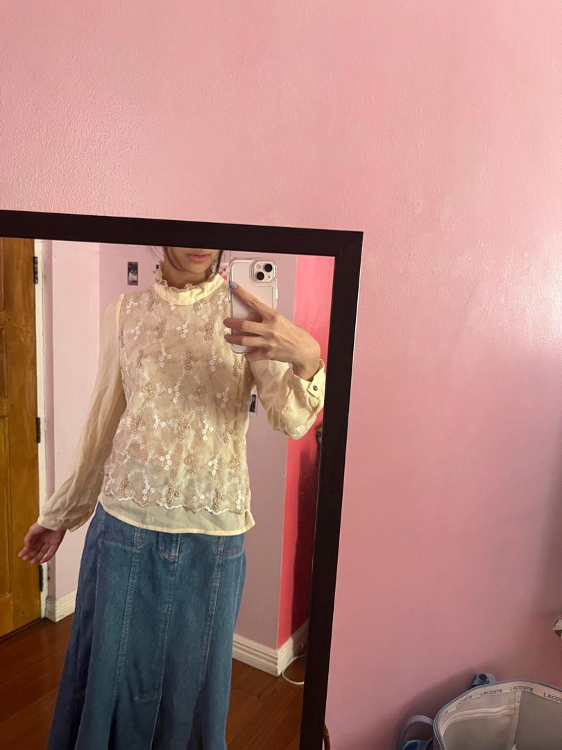 Yellow turtleneck blouse (Category: Blouses) located in Manila. Submitted by ffaayee (Listing ID 1277425243, Image 2). Description: Brand: n/a Size: best fits S Model size Bust: 31 Waist: 23 Height: 5’5 ✨shipping fee should be shouldered by the buyer ✨loc: mnl/tarlac city ✨mnl meetup: around ust/ espana ✨mop: gcash ✨mod: lalamove (mnl) , ggx.