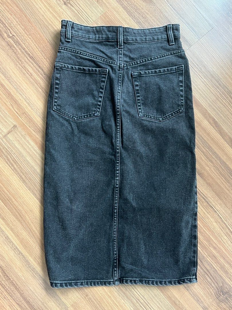 Black jean outlet skirt outfit zara