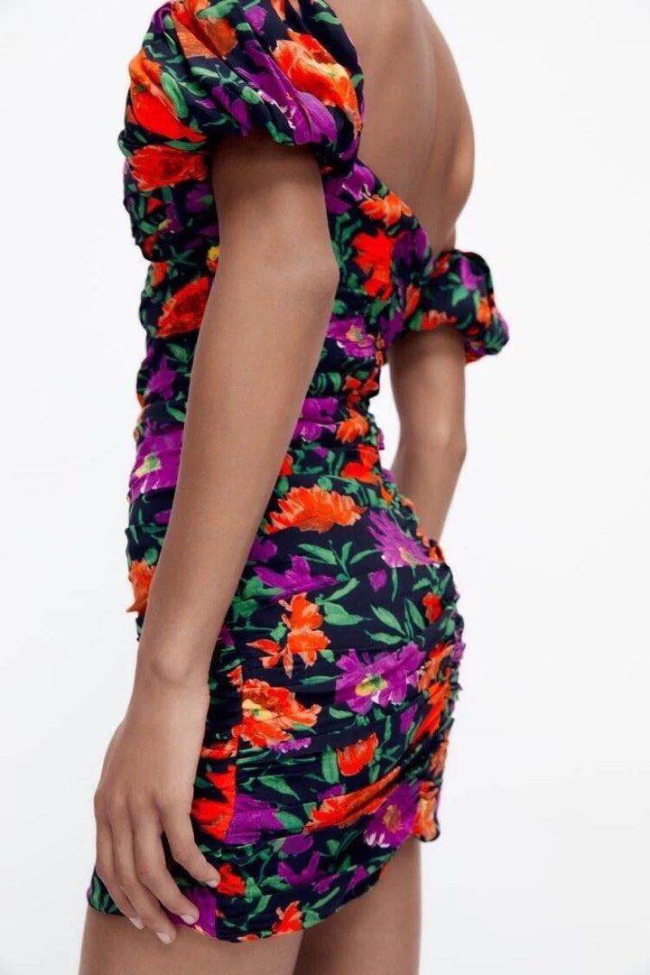 zara floral one shoulder dress Zara Zara green floral mini slip dress. Size M, NWT