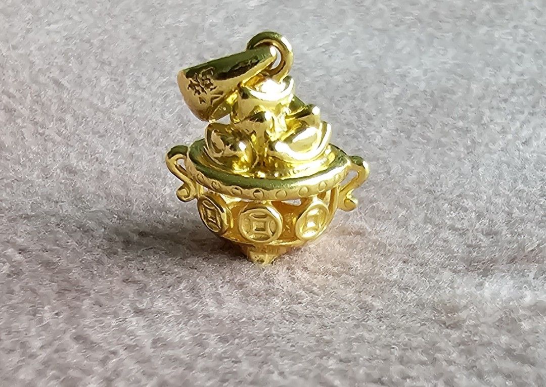 Gold pandal online