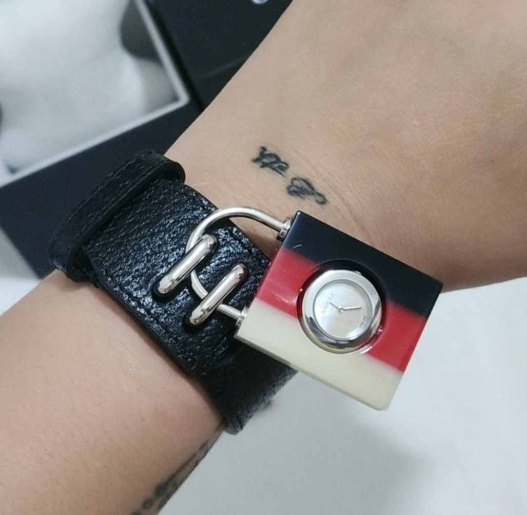 Gucci padlock watch shop