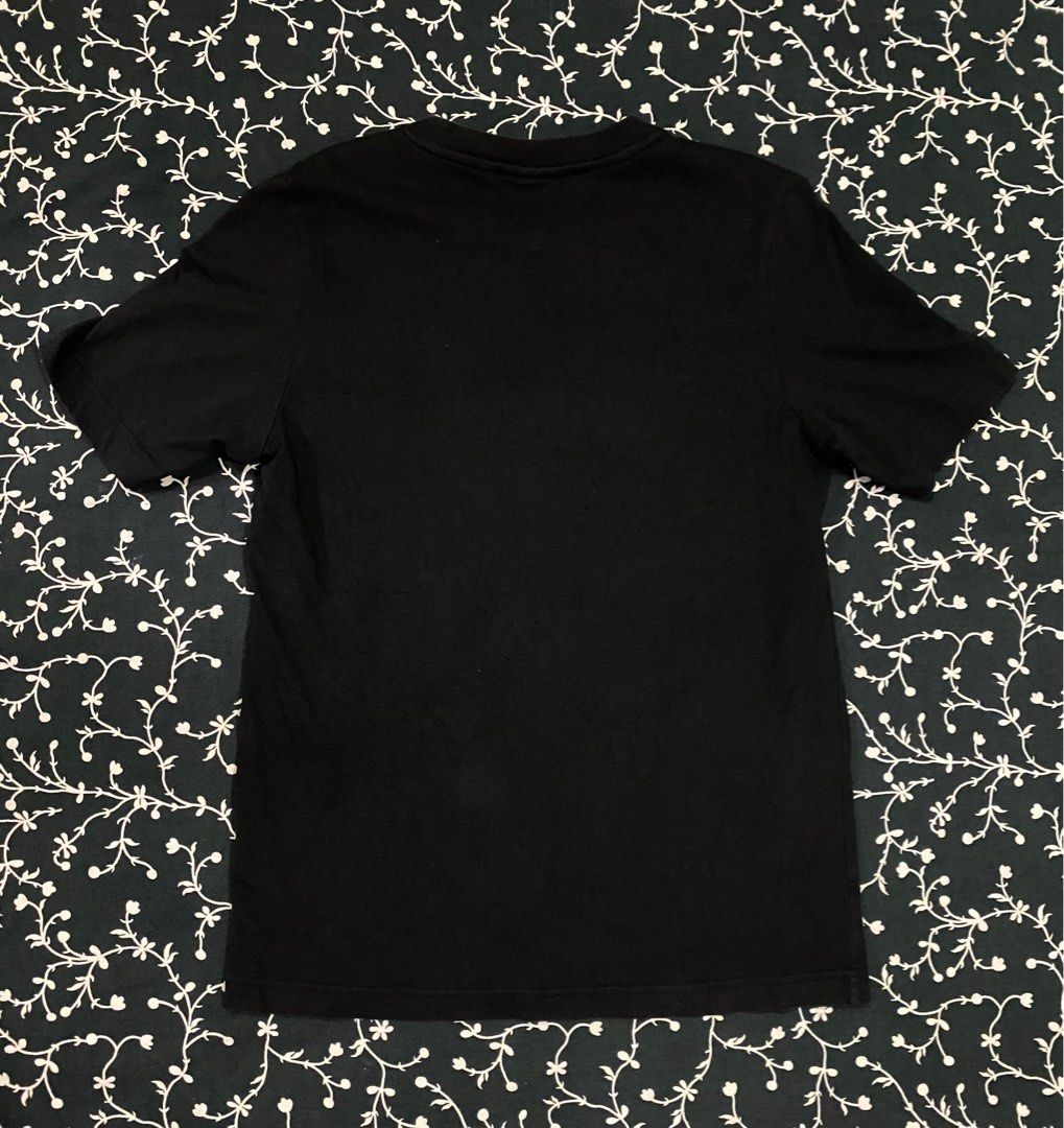 Adidas shirt with black background online