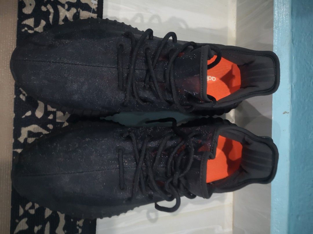 Yeezy sales plain black