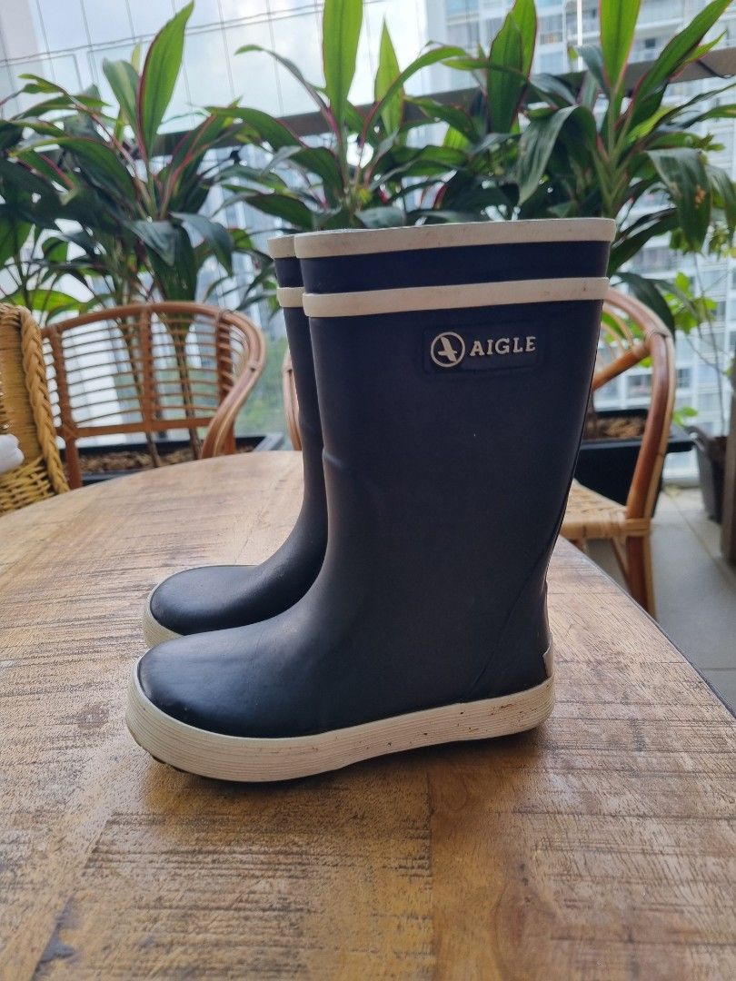 Rain boots clearance size 1