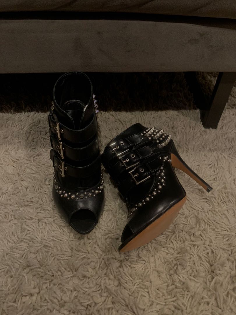 Alexander discount mcqueen bootie