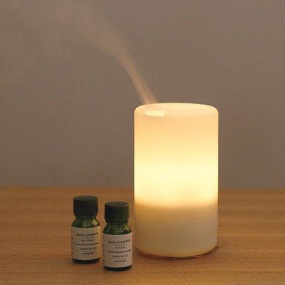 Aroma Diffuser (Category: Home Fragrance) located in Singapore. Submitted by vinniewonka (Listing ID 1277637859, Image 1). Description: retail price: $89 Comes with two free muji diffuser ( slightly used) The Aroma Diffuser uses ultrasonic waves to vaporise water and the essential oil in the tank to produce a cool, dry, fragrant mist. The white cylinder also houses a lamp that shines with an ambient glow and has 2 light settings. It’s flame free 