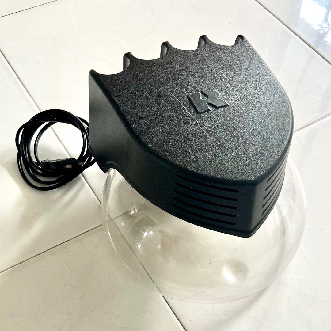 Aroma Diffuser (Category: Home Improvement Tools & Accessories) located in Singapore. Submitted by sharms_wardrobe (Listing ID 1277690257, Image 1). Description: Aroma Diffuser that helps your space smell like a spa. Great for relaxation and aromatherapy. Simply fill the diffuser with water till half and add a couple of drops of your favourite Aroma Scent. (Water or oil base is fine) Plug it in and switch the diffuser on. The diffuser will begin 