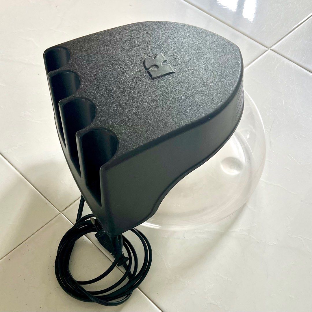 Aroma Diffuser (Category: Home Improvement Tools & Accessories) located in Singapore. Submitted by sharms_wardrobe (Listing ID 1277690257, Image 2). Description: Aroma Diffuser that helps your space smell like a spa. Great for relaxation and aromatherapy. Simply fill the diffuser with water till half and add a couple of drops of your favourite Aroma Scent. (Water or oil base is fine) Plug it in and switch the diffuser on. The diffuser will begin 