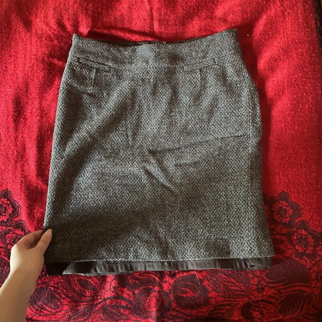 mid-rise pencil skirt