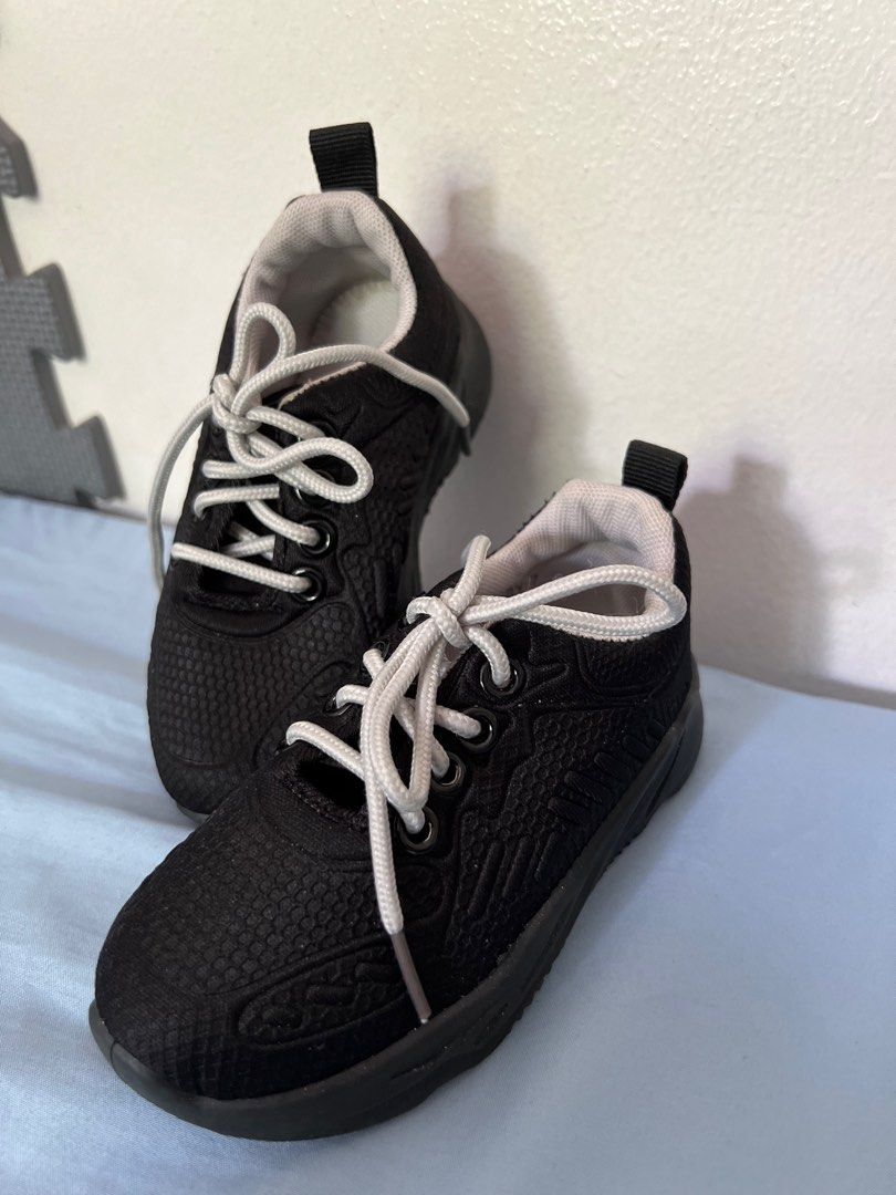 Black Shoes - Toddler Boy (Category: Babies & Kids Fashion) located in Pasig City. Submitted by bashadp (Listing ID 1277656429, Image 2). Description: Bought from SM Department Store Size 7 - 16.5 cm .
