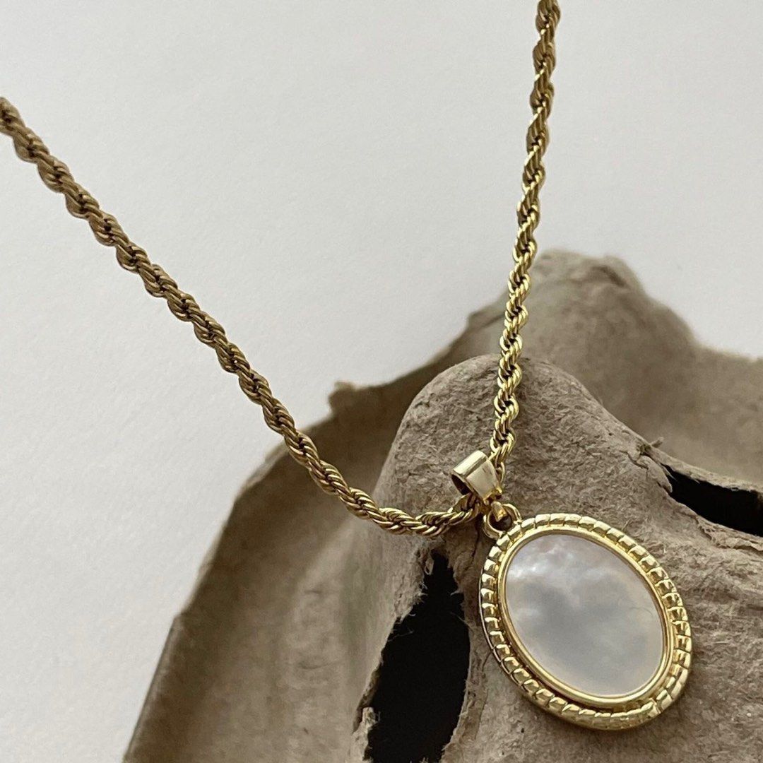 Gold necklace discount with stone pendant
