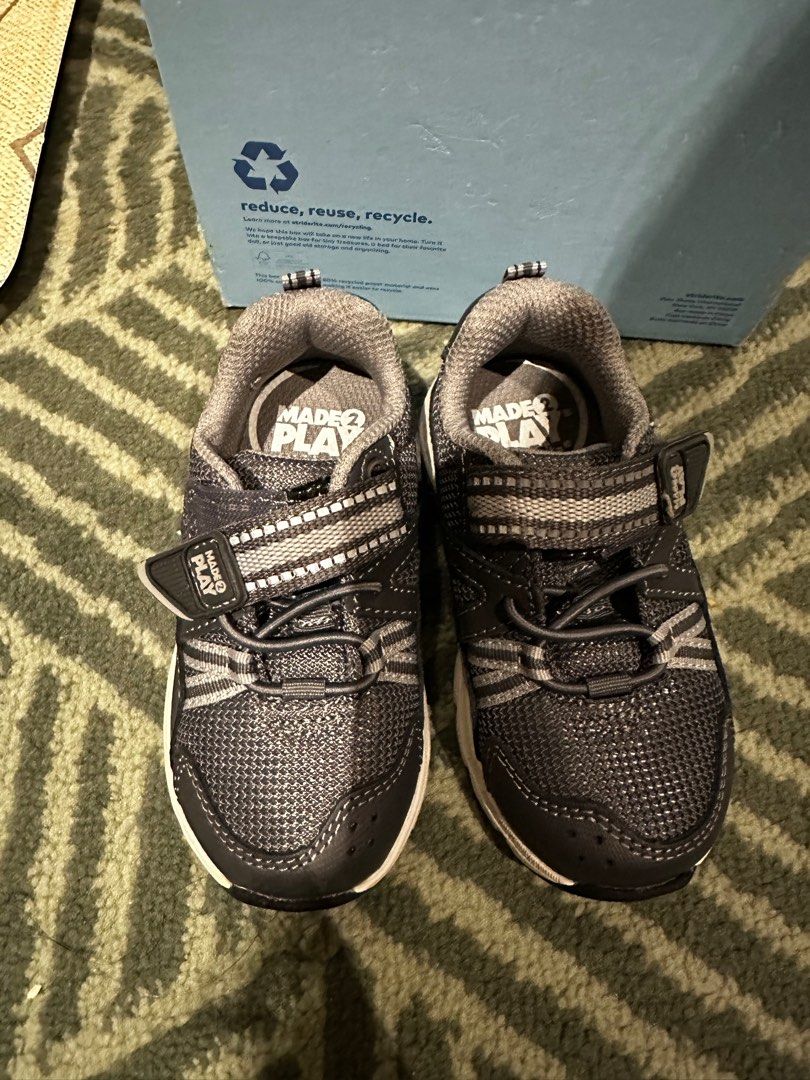 Boys size 2 cheap wide shoes