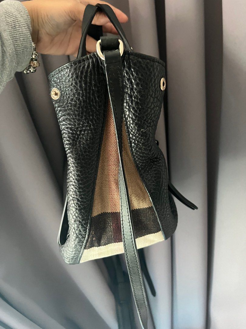 Burberry handbag store strap