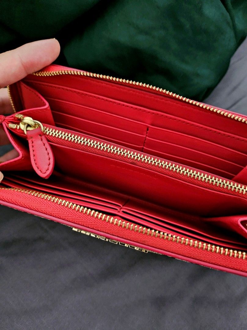 Burberry haymarket zip around wallet - elderberry hotsell