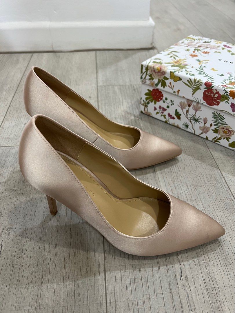Champagne satin hotsell pumps