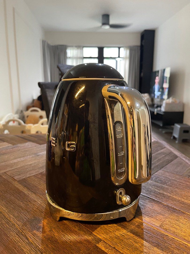 Smeg deals kettle black