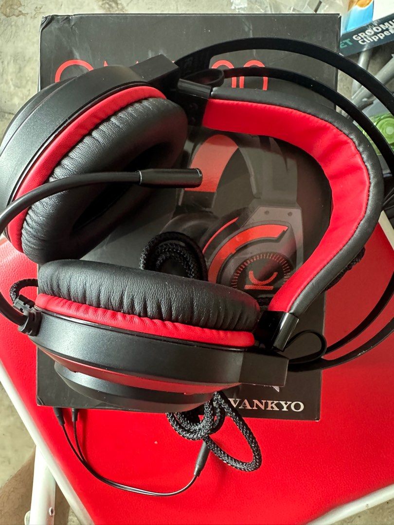 CM7000 Commander Gaming Headset