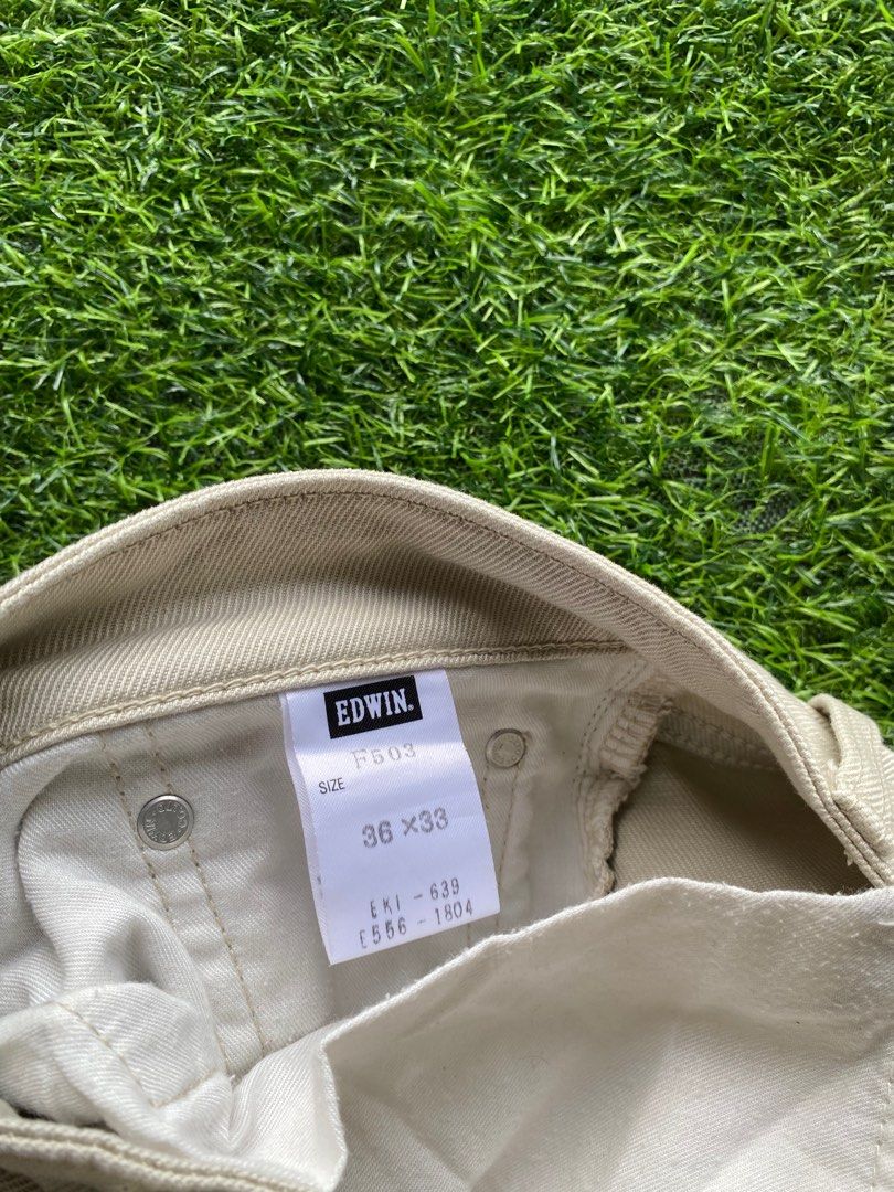 edwin (Category: Jeans) located in Pasir Mas. Submitted by plus_bundle (Listing ID 1277782283, Image 3). Description: p: 36 lbuh:44 paha : 11.5 cawat: 12.