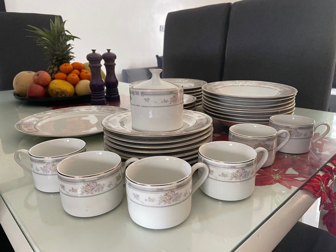 Farberware Fine China Southampton 1992 (Category: Dinnerware & Cutlery) located in Rizal. Submitted by gannda (Listing ID 1277632372, Image 1). Description: .