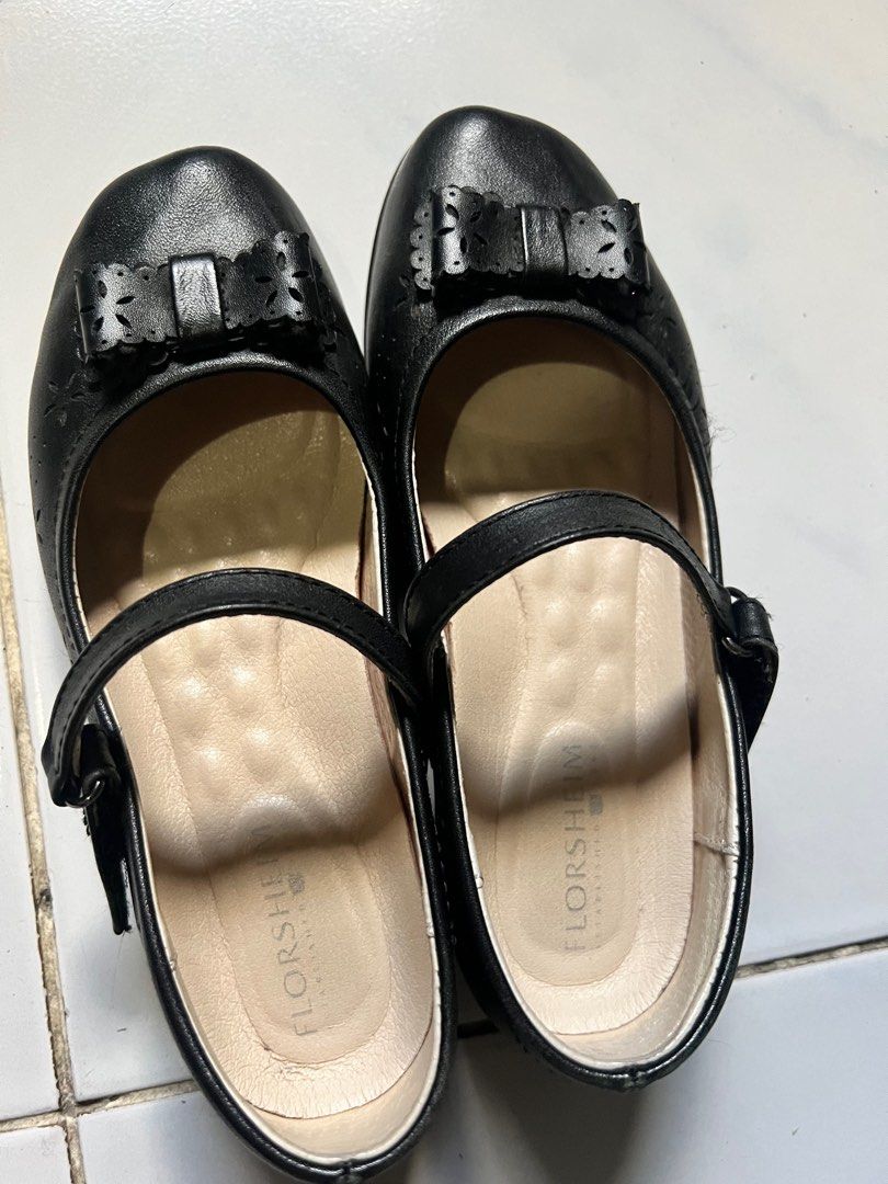 SEVEN7 Women' Flats Size 7M LIKE NEW Bought in the USA FREE