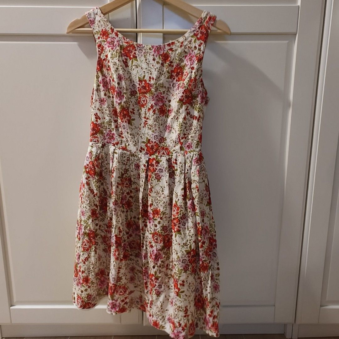 Forever 21 Floral Vintage Print Dress