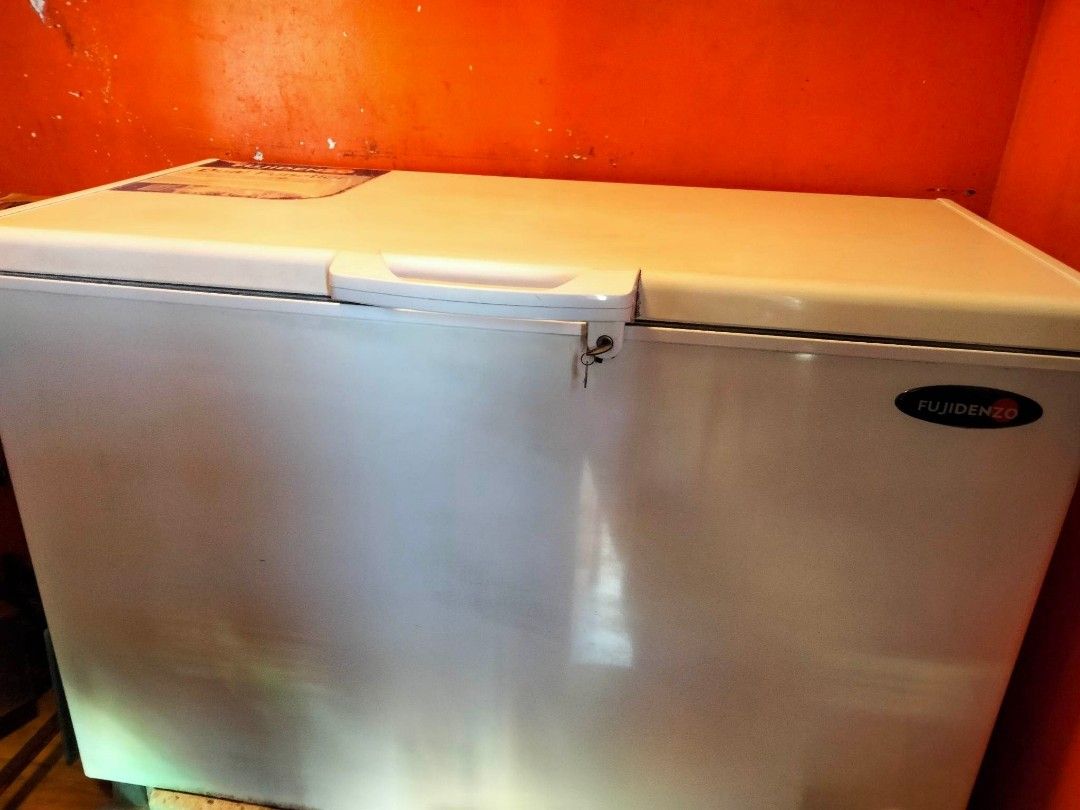 Fujidenzo Chest Freezer 10 cu ft, TV & Home Appliances, Kitchen Appliances, Refrigerators and
