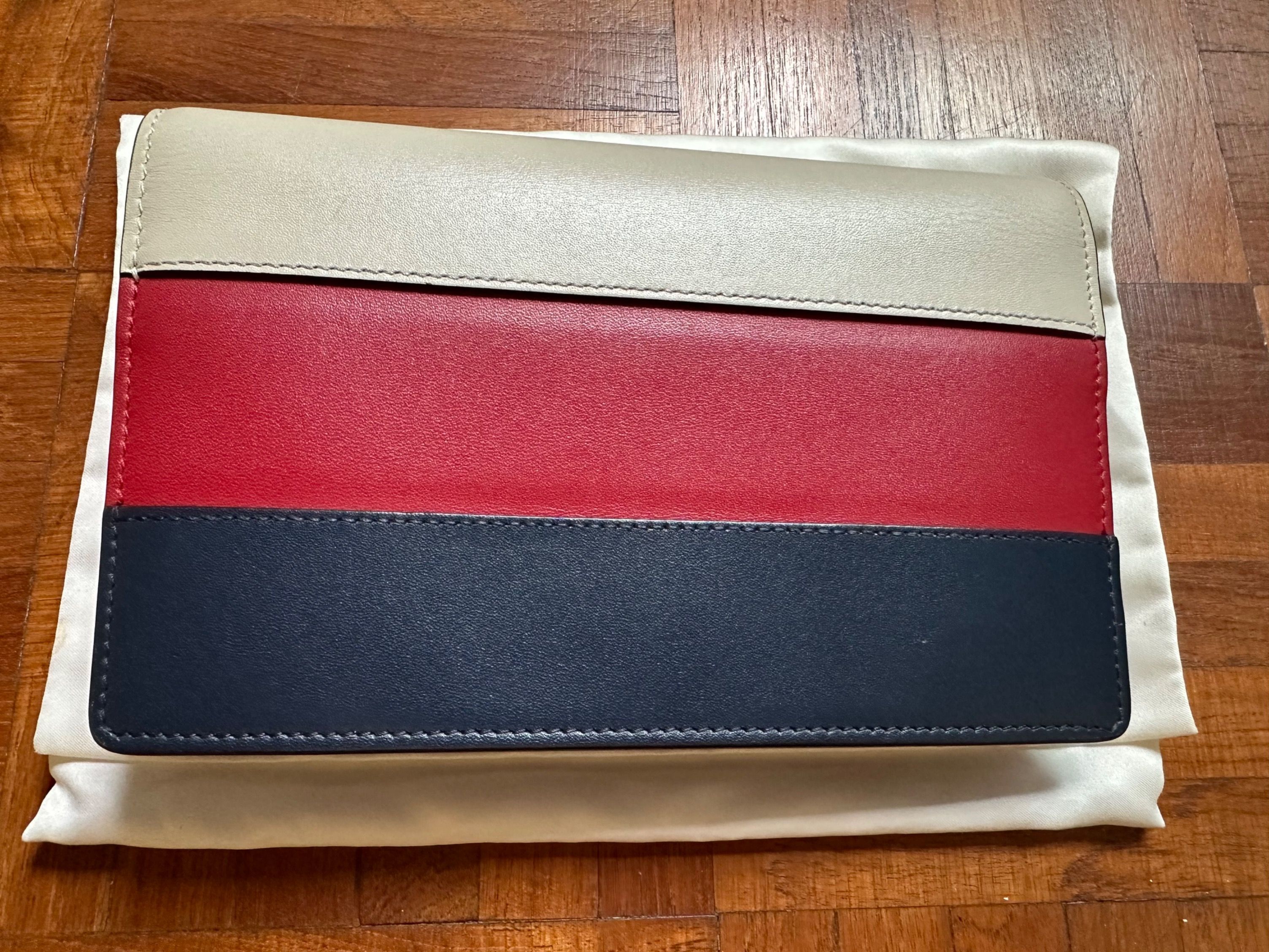 Gucci Queen Margaret Bee Wallet on Chain