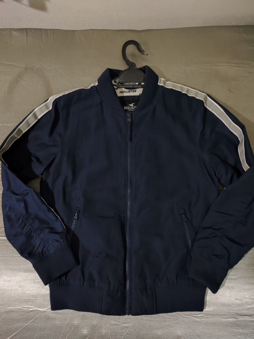 Navy deals hollister jacket