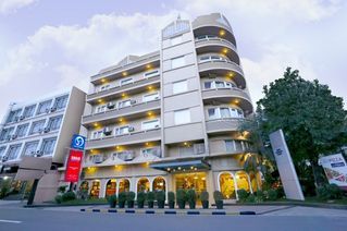 Hotel in Ermita Manila City For Sale commercial building