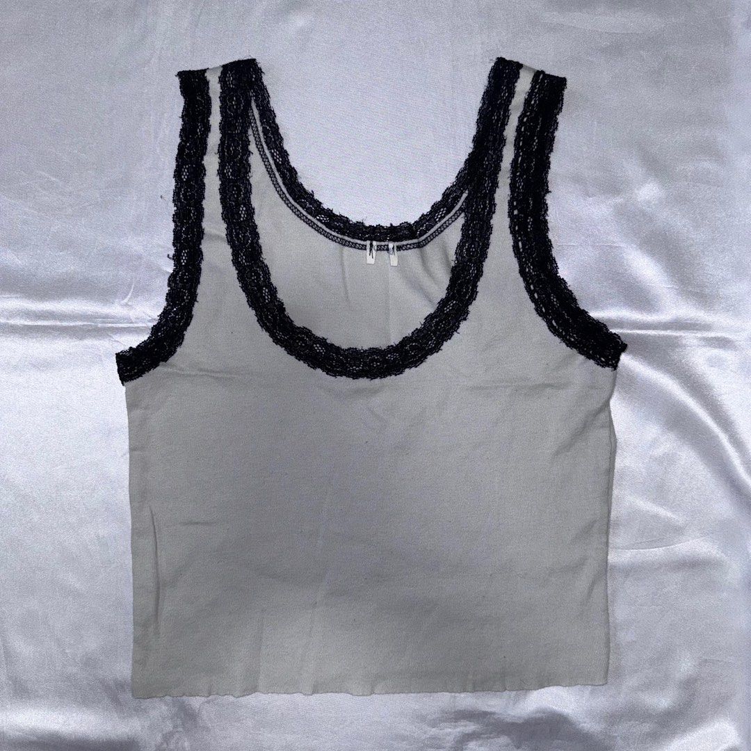 Bnwt brandy melville grey ronnie lace tank, Women's Fashion, Tops,  Sleeveless on Carousell