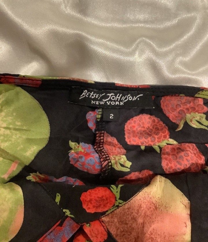 SOLD) INTEREST CHECK: BETSEY JOHNSON FRUIT PRINT TOP, Women's Fashion,  Tops, Others Tops on Carousell