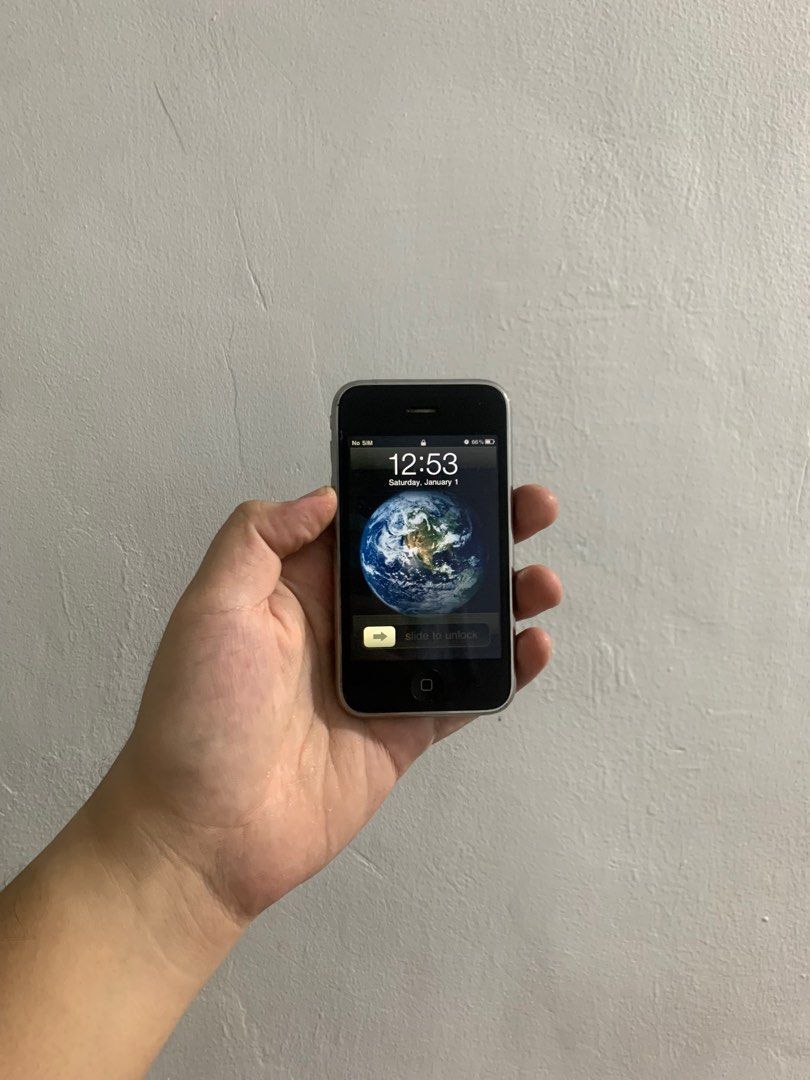 iPhone 3g 8gb (Category: Other Gadgets) located in Bulacan. Submitted by apple_siri (Listing ID 1277858506, Image 1). Description: Issue minor scratches , dents power button nif functional na home button goods batt matagal malowbat may songs ng nakalagay po jan gagamitin na lang po complete set nadin po with charging chord and earphones.