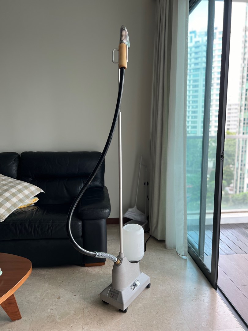 Jiffy Steamer J2 with iron steamer head and wooden handle, TV & Home