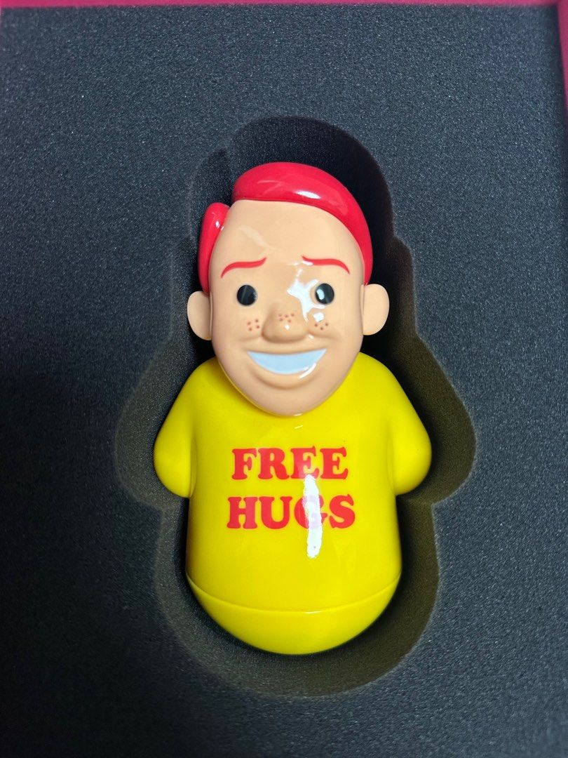 Joan Cornella Free Hugs ホアン・コルネラ 【公式通販】