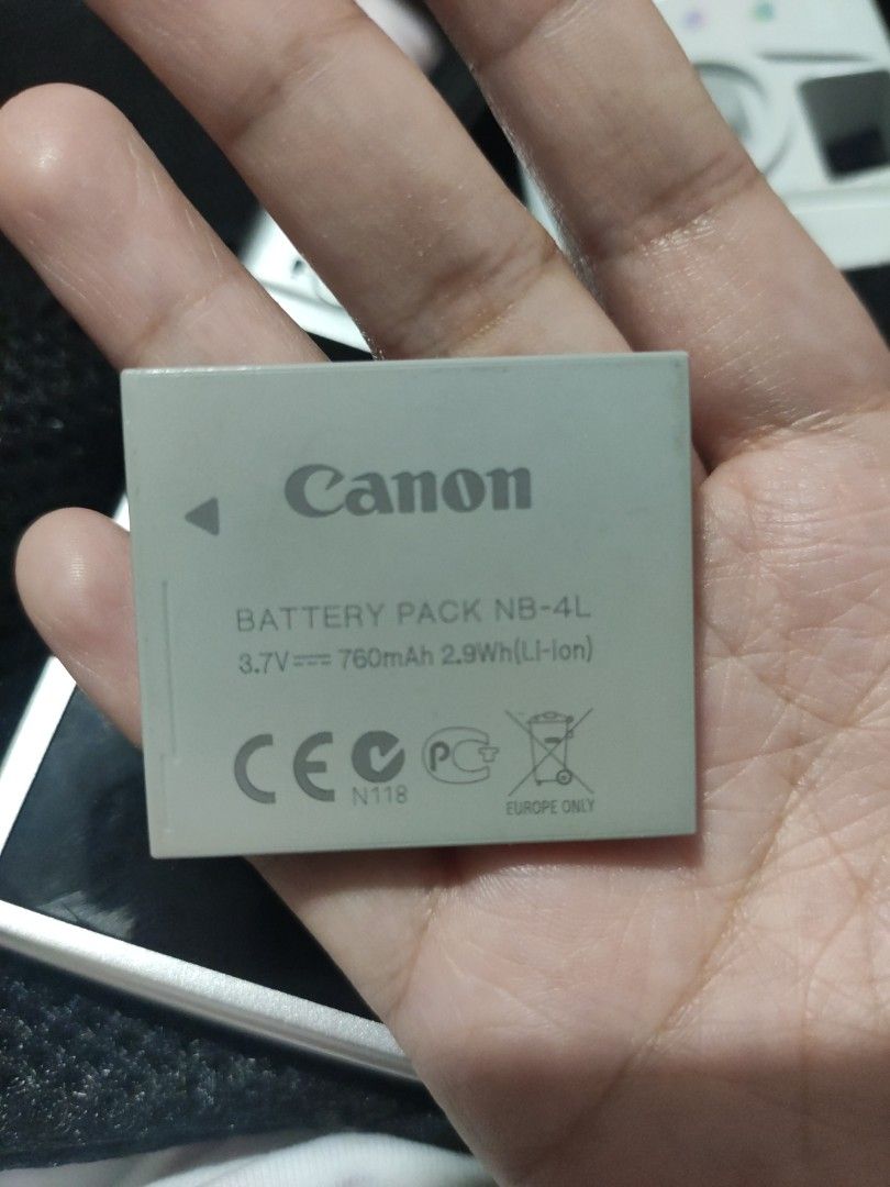 LF NB-4L CHARGER (Category: Camera Bags & Carriers) located in Pateros City. Submitted by booksforsaleph_ (Listing ID 1277851427, Image 1). Description: .