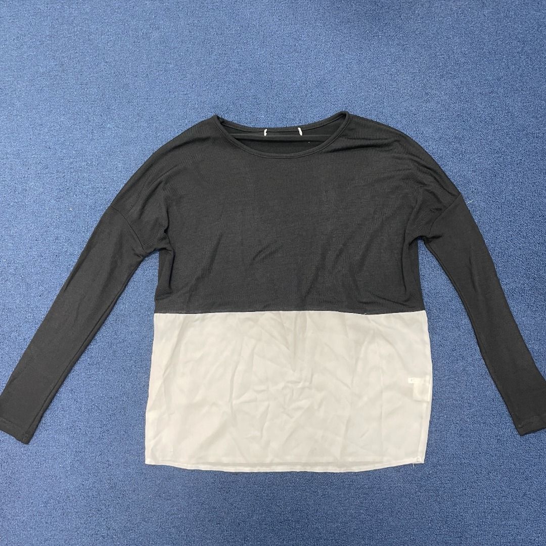 Long sleeved shirt sweater black and white