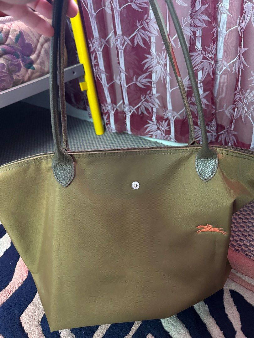 Olive green longchamp hotsell bag