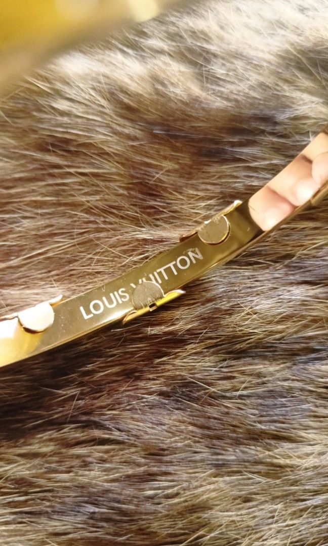 Lv bangle from japan (Category: Luxury Accessories) located in Quezon City. Submitted by liambags (Listing ID 1277693628, Image 2). Description: Lv bangle from japan no flaws with stamp size 17 with gift box kindly pm me.