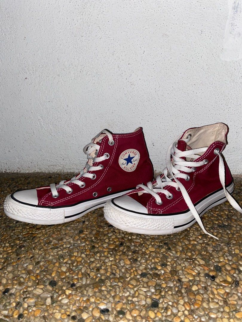 Maroon and shop white converse